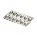 2 moules en fer blanc x 12 madeleines