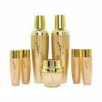lebelage Heeyul Premium Hanbang Nahahoolduskomplekt 3 toodet(TOONIK 130ml+30ml/EMULSIOON 130ml+30ml/KREEM 30ml/SEERUM 30ml/SILMAKREEM 30ml)