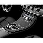 Mercedes Benz E-klassile W213 2016 2017 2018 Auto Keskne K&auml;igukasti paneeli Dekoratiivne Liistukate &Uuml;lemine Suede Kaitsekate Alcant ara Suede must