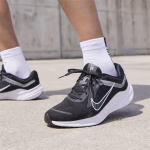 Nike meeste Quest 5 jooksukingad US 11
