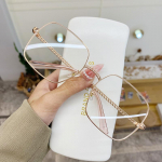 Kandilised p&auml;ikeseprillid Naiste Gradient raamideta p&auml;ikeseprillid Moodsad metallkett templid Suured Oculos De Sol