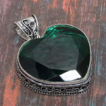 Suurep&auml;rane kroomitud diopsiidist v&auml;&auml;riskivist 925 sterlingh&otilde;bedast k&auml;sitsi valmistatud ehteripats 1.97 Inches