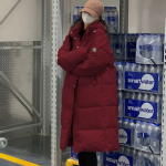 Sulepolsterdatud jakk Naiste pikad &uuml;le p&otilde;lvede talv uus Korea lahtine paks polsterdatud jope Polsterdatud jope kapuutsiga mantel XXL punane