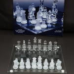 Elegantne klaasist ja kristallist malekomplekt: Ideaalne strateegias&otilde;pradele ja kollektsion&auml;&auml;ridele &ndash; ideaalne lihav&otilde;ttep&uuml;hade kingitus ja kaunistus Crystal Glass Chess