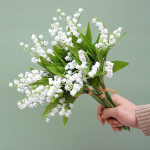 6 tk / komplekt Kunstlill kelluke Lily Valley lill Plastist lill Kodu Pehme kaunistus taim Sein Pulmad Roheline Taim