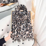 Klassikaline ka&scaron;miirist leopardimustriline sall s&uuml;giseks/talveks &ndash; stiilne ja moodne kaelariide naistele 67*180 valge