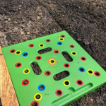 K&uuml;lviv&auml;ljak &ndash; seemnete ja seemikute vaheriist suurema saagikoristuse, organiseeritud taimede ja v&auml;hema umbrohu jaoks &ndash; v&auml;rvikoodiga aiandusmall 30x30x2.5cm roheline