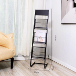 P&otilde;randal seisev ajakirjade, ajalehtede, raamatute ja esitluste riiul kontori hoiustamiseks ja reklaammaterjalide jaoks