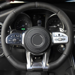 Auto roolikatte Mercedes-Benz AMG C43 E53 S63 GLE G63 jaoks K&auml;sit&ouml;&ouml;na &otilde;mmeldud Must Nahk Auto Tarvikud Red Thread