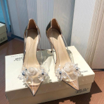 Uue stiili moekad veemantel-lillekujulised terava ninaga &uuml;hed kingad, &otilde;hukese k&otilde;rge kontsaga, peokleitidele sobivad mitmek&uuml;lgsed suuremate suurustega naiste kingad 40 h&otilde;be