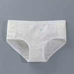 Noorte t&uuml;drukute p&uuml;ksid teismeliste aluspesu t&uuml;drukutele puuvillased lastele alusp&uuml;ksid laste stringid 35-45 kg one size hall