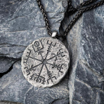 Vintage meeste Viking Vegvisir kompassi ripats kaelakee Nordic Odin Rune roostevabast terasest kaelakee meestele 2024 retro amuleti ehted
