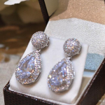 Aadlike naiste temperamendiga k&otilde;rvar&otilde;ngad briljantse tsirkooniumoksiidiga pruudi pulmaaksessuaaridega ja &otilde;rna disainiga luksuslik kingitus