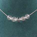 Pierres et Min&eacute;raux. Collier 5 perles Quartz 8 mm Chaine en acier inoxydable Collier femmes, hommes. Taille personnalisable.