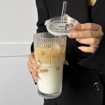 Ameerika stiilis suur klaasist tass k&otilde;rre ja kaanega - Vertikaalne muster, Ideaalne suviseks k&uuml;lmadeks jookideks, Tasuta saatmine Large Vertical Pattern Straw Cup