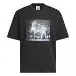 Adidas Originals Kareem Scoring Champ Graafiline Lahtise L&otilde;ikega &Uuml;mmarguse Kaelusega L&uuml;hikeste Varrukatega T-s&auml;rk Unisex Topid JZ7911 XS