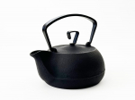 Nanbu Rauast Teekann TETSUBIN KETTLE Ichiudo Valuraud &Uuml;hildub 200V Induktsioonpliitidega [0.7L Teekann] (Must viimistlus)