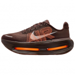 Renegade x Nike Vomero Premium Kaneel Meeste Tennised Pruun Pruun-Baalti-Pronks-P&auml;ikesevarju-Erkpunane-Meeskonnapruun IQ7314-200 42