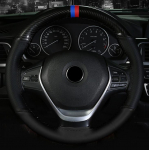 38 cm k&auml;sitsi &otilde;mblemine, must s&uuml;sinikkiust ja PU-nahast auto roolikatte &auml;&auml;ris