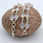 K&auml;sitsi valmistatud kuukivist kalliskivist soliidne k&auml;ev&otilde;ru 925 sterlingh&otilde;bedast ehetest naiste k&auml;ev&otilde;ru 7.5 inch valge