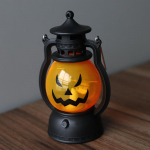 Halloweeni retro petrooleumi lamp LED kaasaskantav naljakas laternav&otilde;rk punane loominguline k&otilde;rvits naeratav n&auml;gu hobuse latern p&uuml;hadevalgustus A