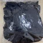 Pikk satiinist kapots naistele &ndash; kahekihiline elastne siidkapott punutistele juustele, lipsupaelaga magamim&uuml;ts must