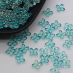 6x8mm 50 tk Cross Fragrans lillekujuline kristallklaas lahtised vahehelmed k&otilde;rvar&otilde;ngaste ehete valmistamiseks isetegemiseks roheline