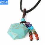 Looduslikust kristallist kivist seitsme t&scaron;akraga kaelakee lihvitud kuue t&auml;rniga tutiripats turquoise b