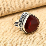 Ainulaadne punasest granaadist v&auml;&auml;riskivist k&auml;sitsi valmistatud 925 sterlingh&otilde;bedast pulmaehtes&otilde;rmus 10.5