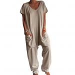 Naiste kombinesoon, V kaelus, l&uuml;hikeste varrukatega, s&uuml;gava jalgevahega, &uuml;hev&auml;rvilised, suured taskud, t&auml;ispikkuses igap&auml;evaseks kandmiseks m&otilde;eldud kombinesoon M valge