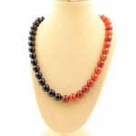 Pierres et Min&eacute;raux. Collier perles Agate rouge + Agate noire 8 mm. Chaine en acier Collier femmes, hommes. Taille personnalisable.