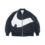 Nike V&auml;rviplokk Logo Tikandiga T&otilde;mblukuga Jakk Meeste Jakk Must DR7021-010 L