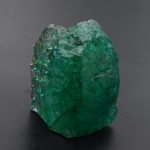Looduslik Roheline Smaragd 272,05 ct Toores Sertifitseeritud Lahtine Kivi 43.5 mm Approx roheline