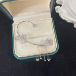 Butterfly Language K&otilde;rvar&otilde;ngad Kerge Luksus, t&auml;is tsirkooniumi Liblikas Lille Tutid Ilma K&otilde;rvaaukudeta K&otilde;rvar&otilde;ngad V&auml;ikesed ja k&otilde;rget v&auml;rvi s&auml;ilitavad k&otilde;rvar&otilde;ngad