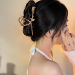 Elegantne temperament metallist roosist juukseklamber