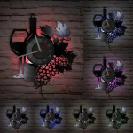 Veinipudel veiniklaasiga viinamarjakobar Vin&uuml;&uuml;lplaadiga seinakell Kodubaari Veinitehase sisustus K&ouml;&ouml;k Nat&uuml;&uuml;rmort Vin&uuml;&uuml;lalbum Kell