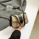 Lihtne ja moodne v&auml;ike kandiline kott, ilus vabaaja k&auml;ekott, naiste 2024 uus trendikas v&auml;lismaises stiilis &otilde;lakott must