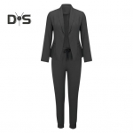 2 tk/komplekt. Daami pidulik mantlip&uuml;kste komplekt pikkade varrukatega, &otilde;huke rev&auml;&auml;riga kardigan keskmise pikkusega jope, elastne v&ouml;&ouml;koht pliiatsiga p&uuml;ksid, ametlikud t&ouml;&ouml;kohad S aprikoosi