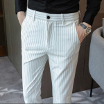 Korea Mood Suvi Uus Meeste J&auml;&auml;siid Triibulised Taskutega T&otilde;mblukuga &Uuml;likonna P&uuml;ksid Smart Casual Trend Kitsad Sirged Pahkluupikkusega P&uuml;ksid 28 valge