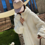 Kapuutsiga, paksendatud imitatsiooniga uus talvejope naiste mood, keskmise pikkusega pikad riided, korea versioon S valge