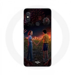 &Uuml;mbris Xiaomi Redmi Note 5 AI kahe kaameraga Stranger Things plakati jaoks