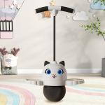 Pogo h&uuml;ppepall, k&otilde;rgust h&uuml;ppav m&auml;nguasi, reguleeritava k&auml;epidemega, m&auml;nguasjade keha treenimise laud valge