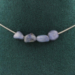 Pierres et Min&eacute;raux. Collier 4 perles Cyanite bleu du Br&eacute;sil. Chaine en acier inoxydable Collier femmes, hommes. Taille personnalis