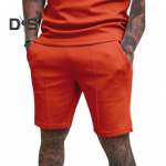 Meeste l&uuml;hikesed p&uuml;ksid keskmise k&otilde;rgusega elastse v&ouml;&ouml;kohaga laia s&auml;&auml;rega l&uuml;hikesed p&uuml;ksid taskutega Tavalise istuvusega &uuml;hev&auml;rvilised vabaaja p&uuml;ksid igap&auml;evane kandmine M hall