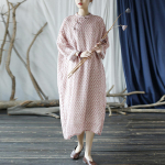 Johnature naiste hiina stiilis roosa mustriga lilleline kleit, pikkade varrukatega n&ouml;&ouml;biga hommikumantlid, s&uuml;gisese ramjee A-joonega avar kleit M roosa