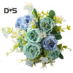 L&auml;bipaistva tekstuuriga simulatsiooniga pojeng, ei vetti, pilkup&uuml;&uuml;dev pruut, kes hoiab k&auml;es v&otilde;ltspojengi kimp piimvalge v&auml;rv