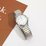 Veekindel kvartsist elastne k&auml;ekell keskealistele ja eakatele paaridele