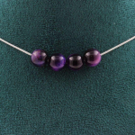 Pierres et Min&eacute;raux. Collier 4 perles Oeil de Tigre violet 8 mm. Chaine en acier inoxydable Collier femmes, hommes. Taille personna