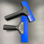 KTM j&auml;&auml;tunud k&auml;epide koos 20 cm laia BlueMaxi teraga akna vin&uuml;&uuml;list sileda spaatliga, auto kilepuhasti veekaabits k&otilde;&otilde;luskaabits auto toonimist&ouml;&ouml;riistad 17.5*20cm /6.84*7.81 inch sinine/must