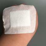 12 tk suure suurusega h&uuml;poallergeenne lausriidest meditsiiniline kleepuv haavasidumisriba abiside suur haava esmaabi 6*7cm 6cmx7xm valge